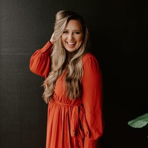 Meet your Posher, Danielle